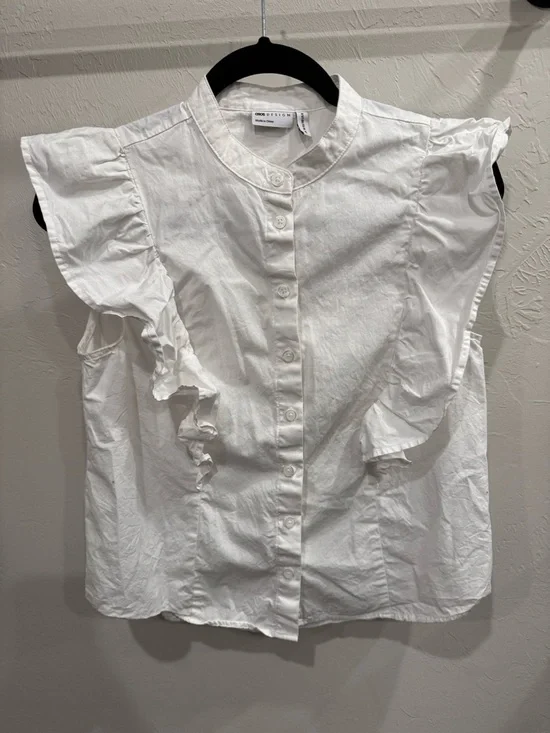 ASOS White Ruffle Sleeve Button-Front Top - Picture 1 of 2